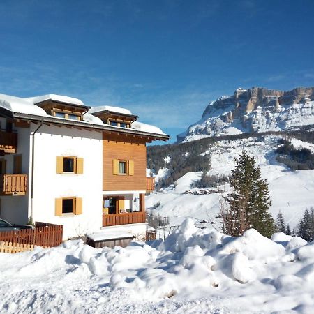 Ciasa De Munt Διαμέρισμα La Villa  Εξωτερικό φωτογραφία