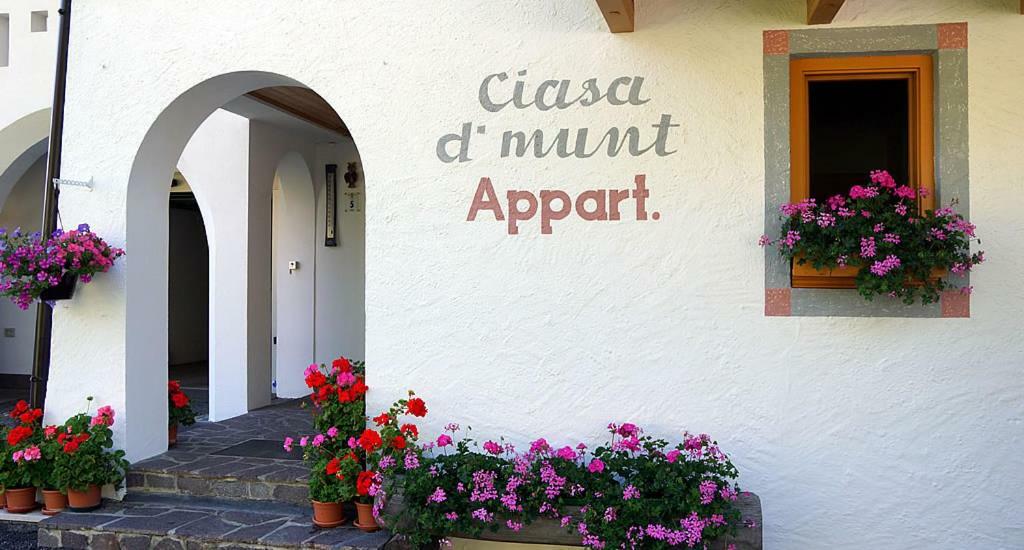 Ciasa De Munt Διαμέρισμα La Villa  Εξωτερικό φωτογραφία