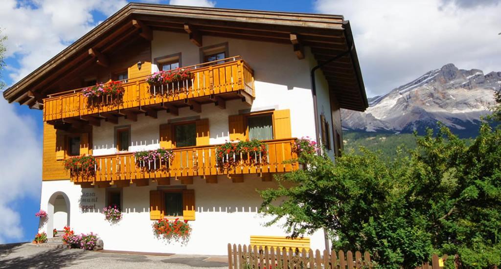 Ciasa De Munt Διαμέρισμα La Villa  Εξωτερικό φωτογραφία